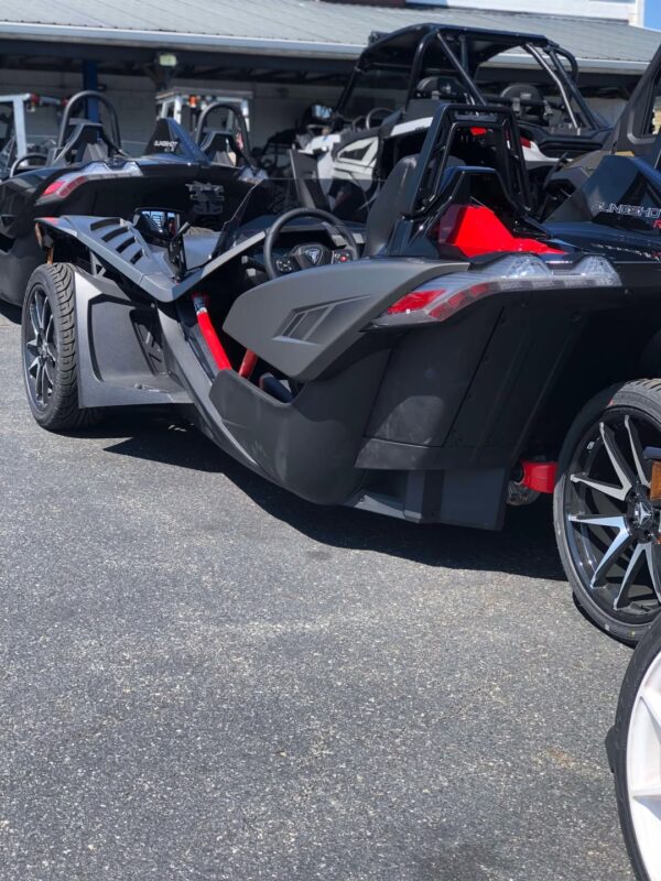 2024 Slingshot® R MANUAL